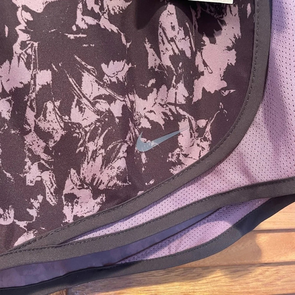 Nike Dri-Fit Women’s Lined Tempo Brown Athletic Running Shorts Sz XS NWT - Picture 2 of 7